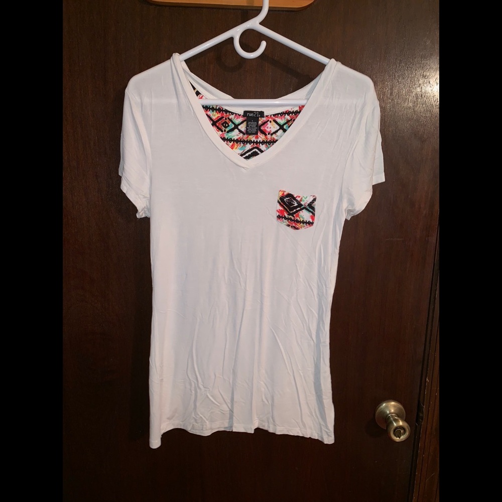 Rue21 top.💐
